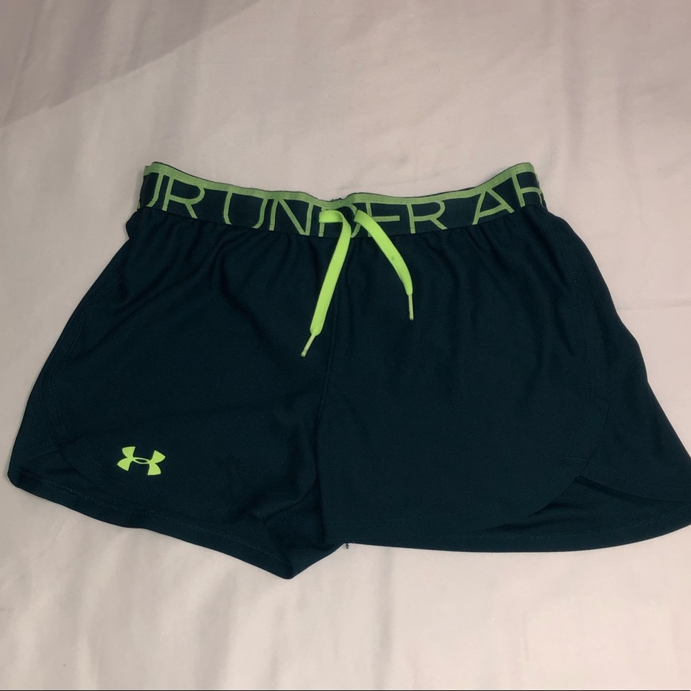Women’s Under Armour “Play up” short